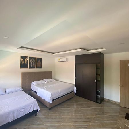 Hotel Deluxe Oasis De La Colina Girardot Kültér fotó