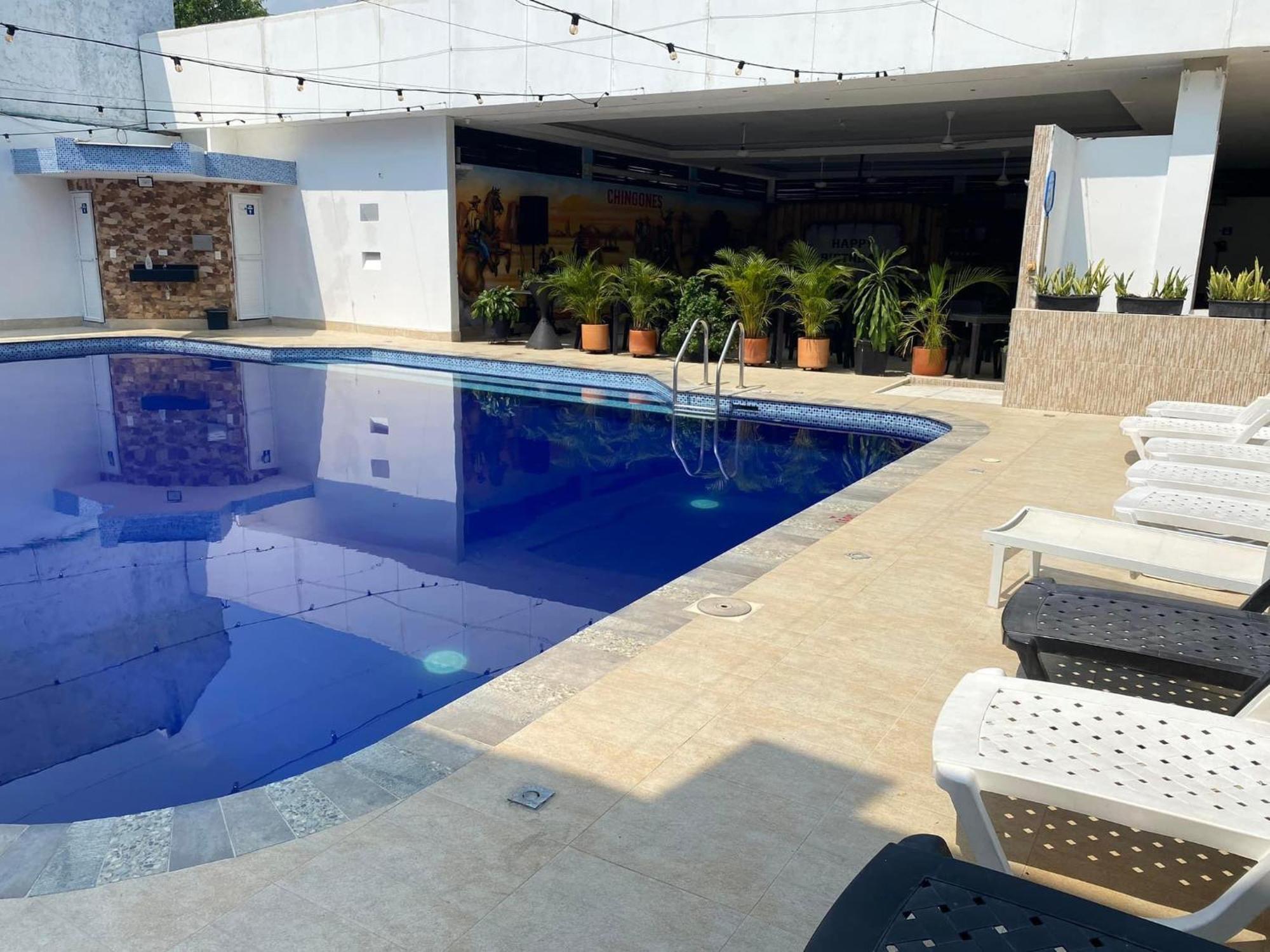 Hotel Deluxe Oasis De La Colina Girardot Kültér fotó