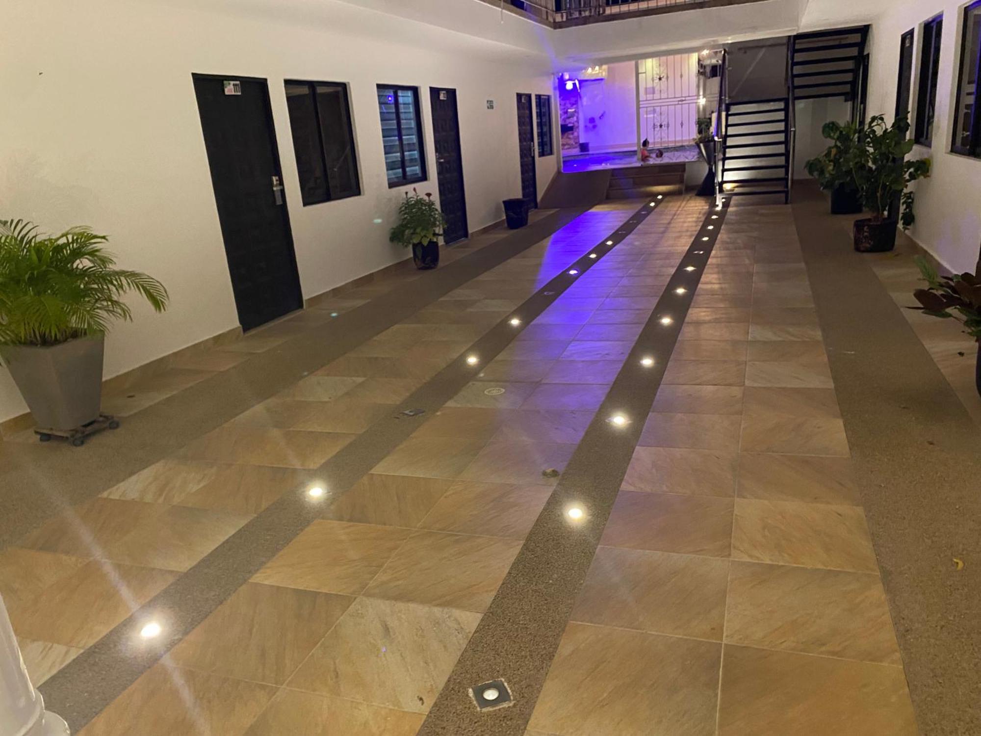 Hotel Deluxe Oasis De La Colina Girardot Kültér fotó