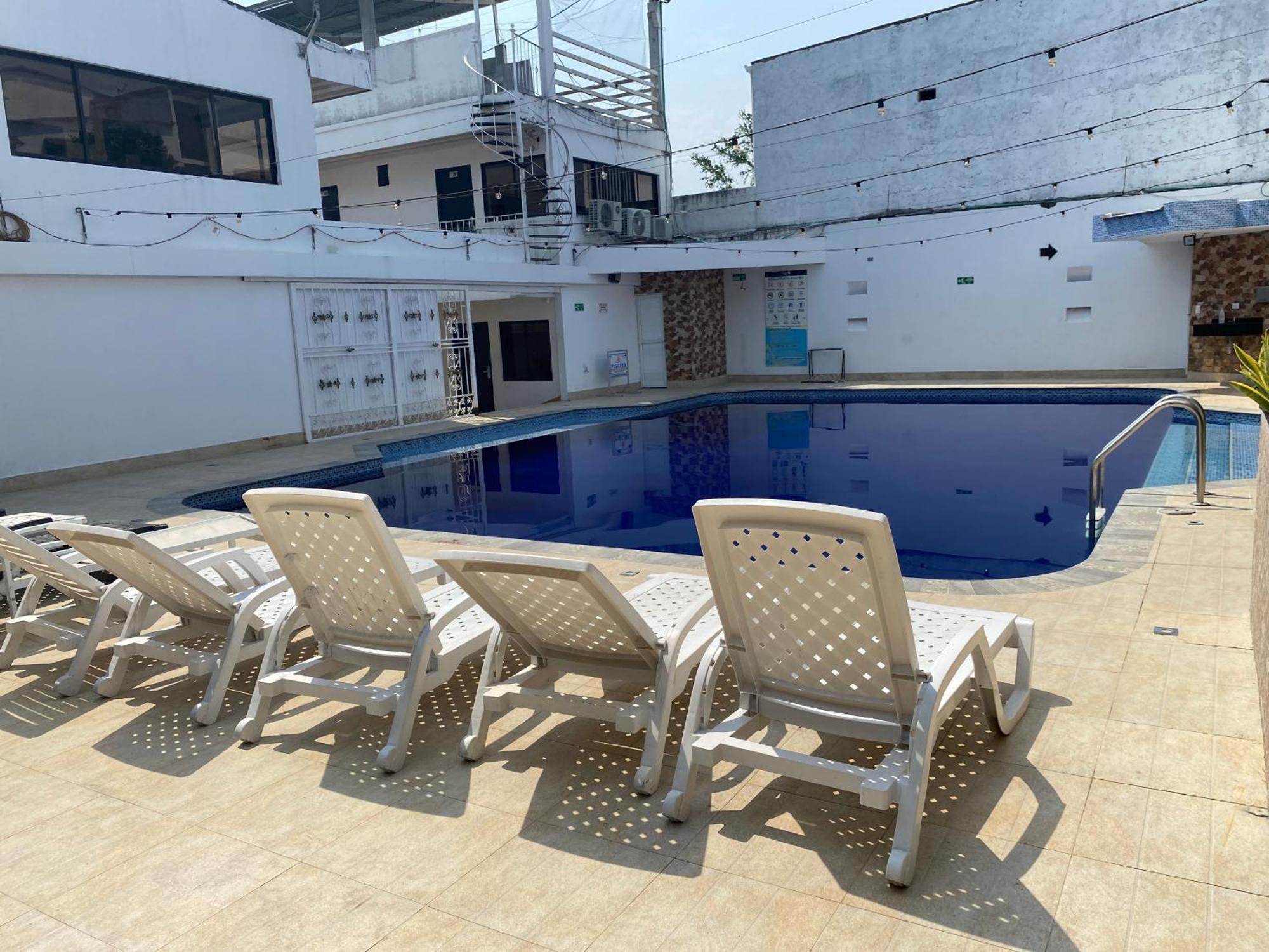 Hotel Deluxe Oasis De La Colina Girardot Kültér fotó