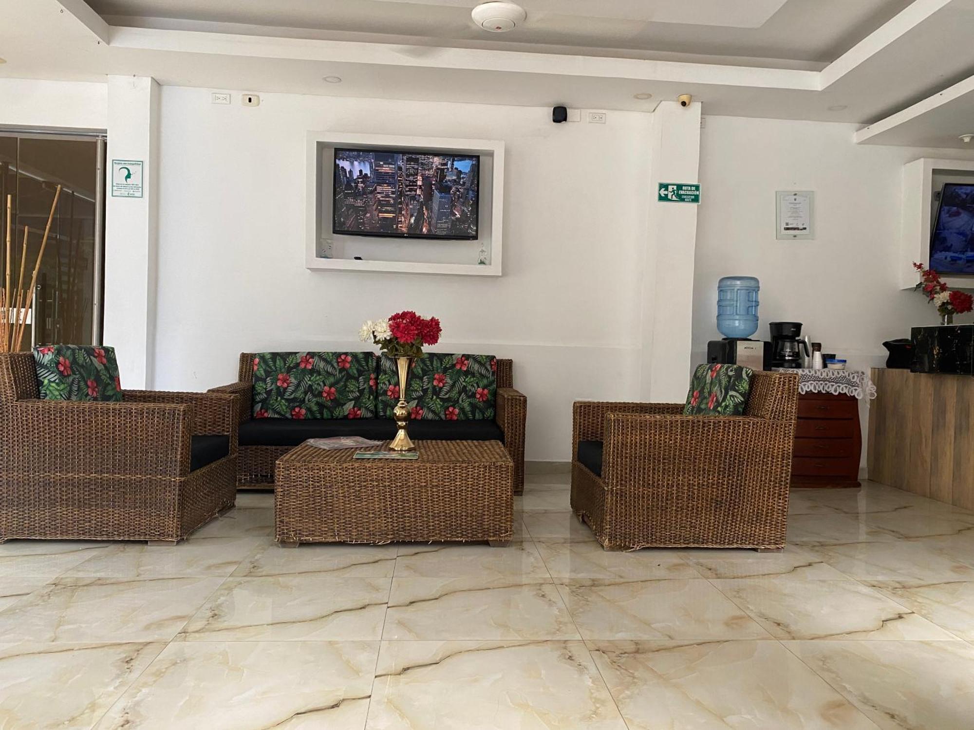 Hotel Deluxe Oasis De La Colina Girardot Kültér fotó