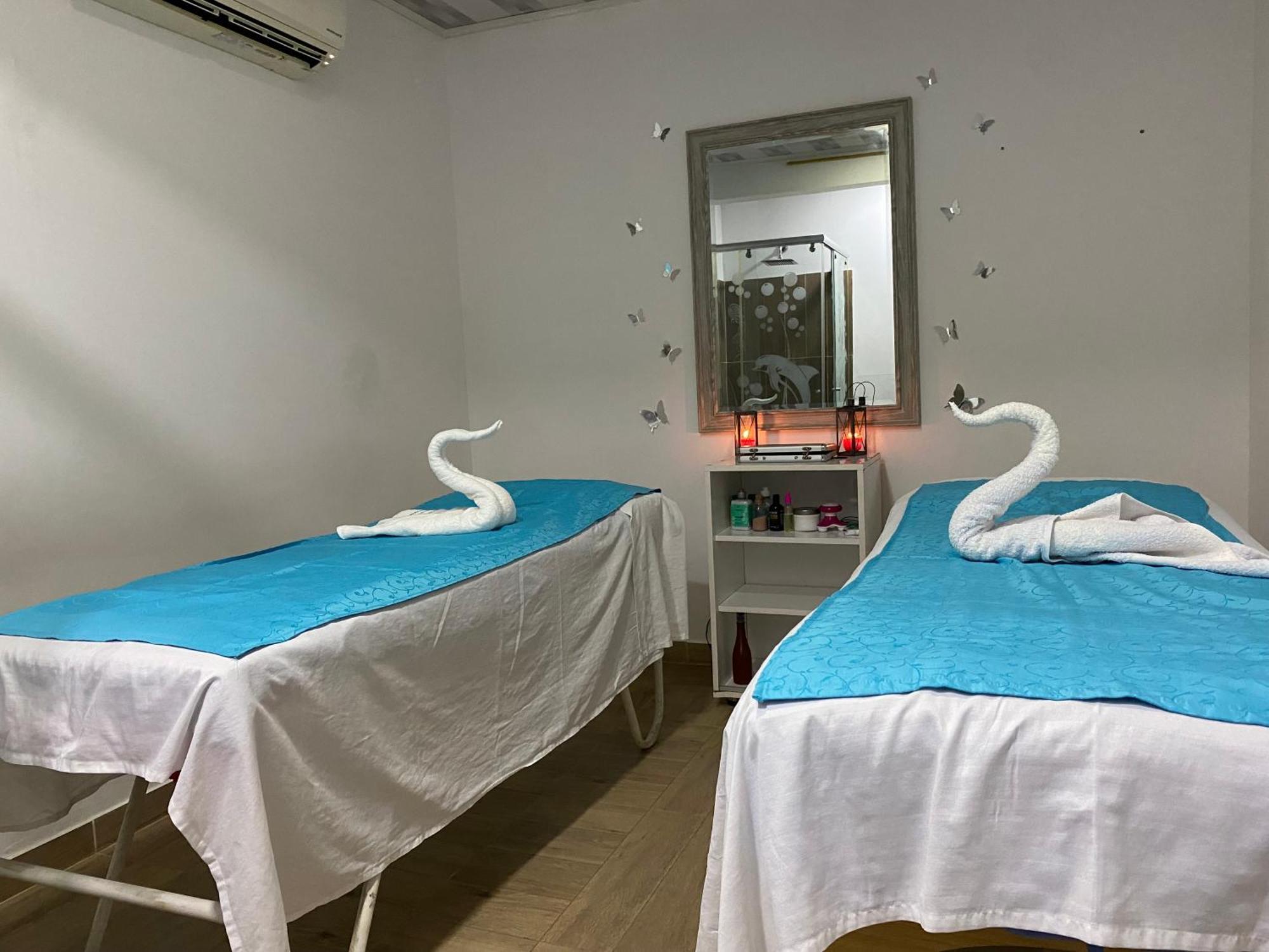 Hotel Deluxe Oasis De La Colina Girardot Kültér fotó