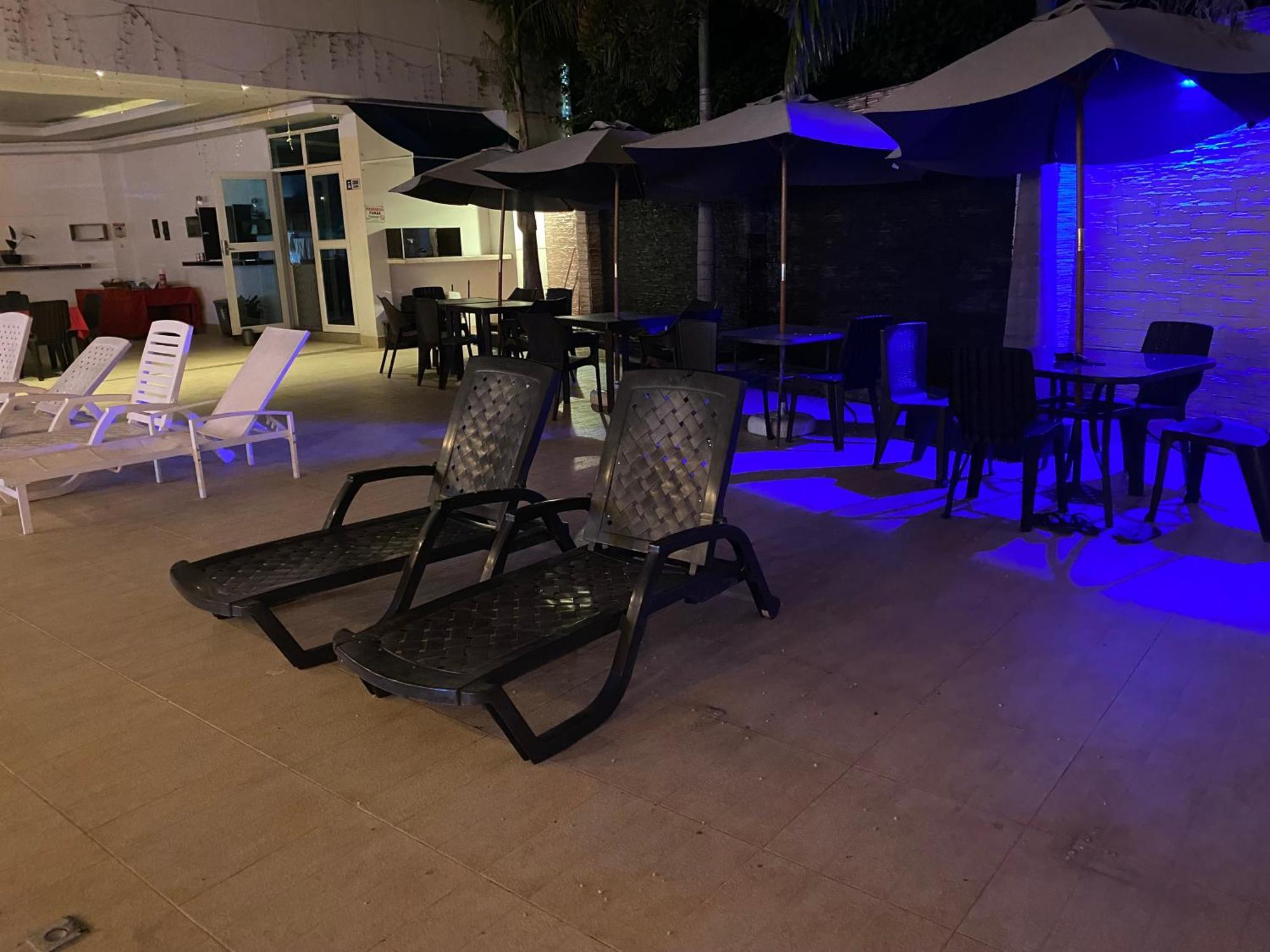 Hotel Deluxe Oasis De La Colina Girardot Kültér fotó