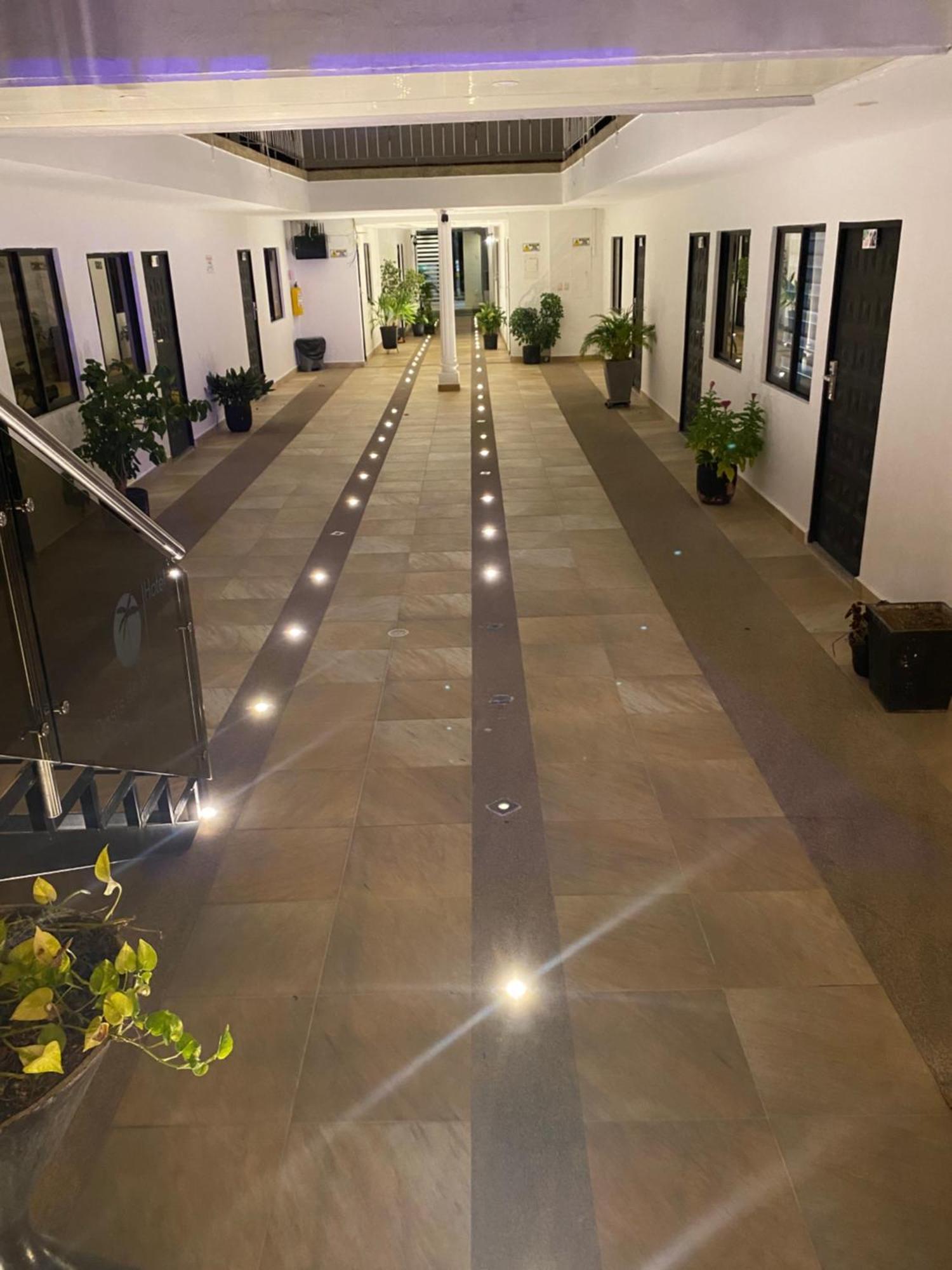 Hotel Deluxe Oasis De La Colina Girardot Kültér fotó