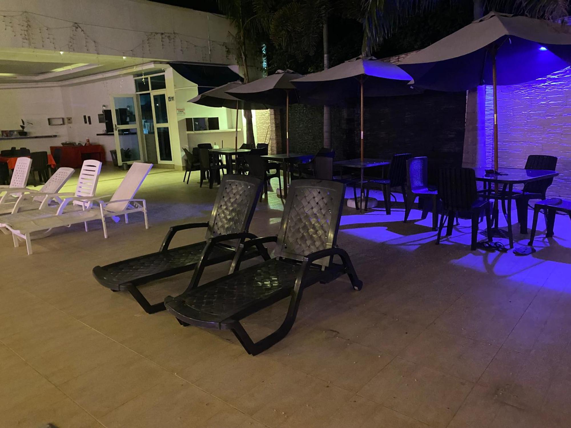 Hotel Deluxe Oasis De La Colina Girardot Kültér fotó