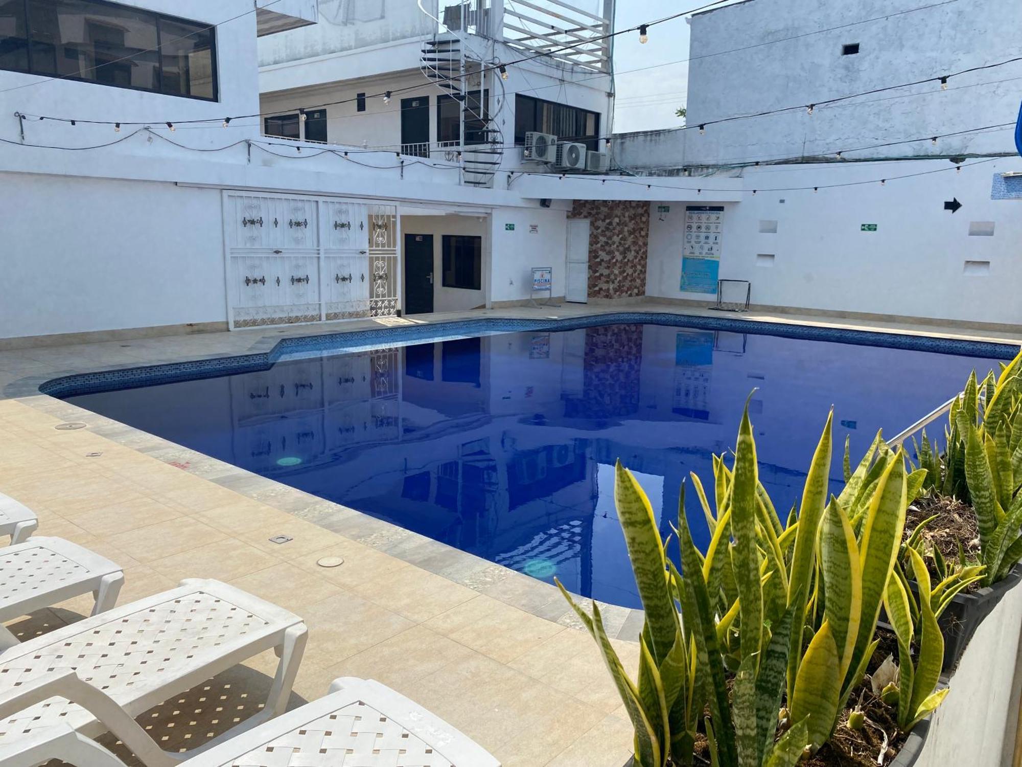 Hotel Deluxe Oasis De La Colina Girardot Kültér fotó