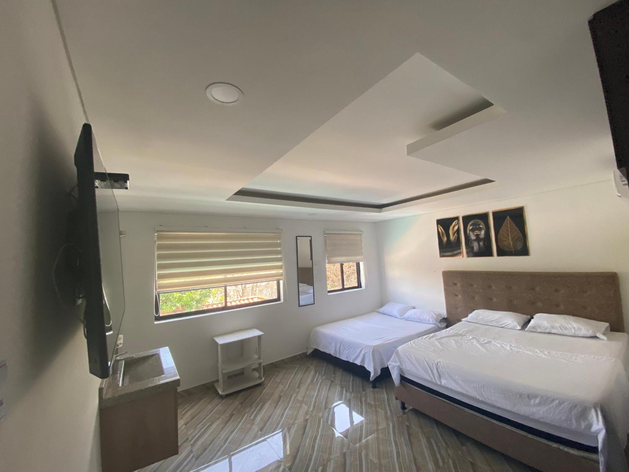 Hotel Deluxe Oasis De La Colina Girardot Kültér fotó